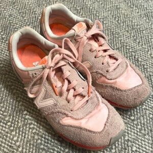 New Balance 696 pink‎ women’s running shoes size 7 1/2